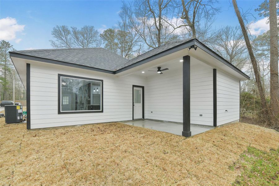 Exterior details and patio area of a home in , Willis (Image 25).