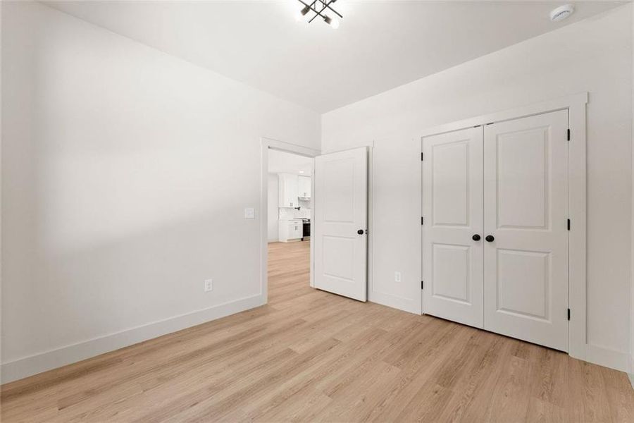 Spacious, unfurnished interior of a new home in , Gainesville (Image 35).