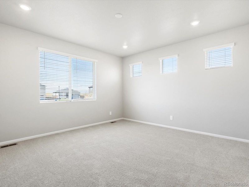 Spacious, unfurnished interior of a new home in , Commerce City (Image 16).
