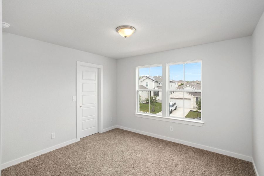 Spacious, unfurnished interior of a new home in Weston Oaks, San Antonio (Image 20).