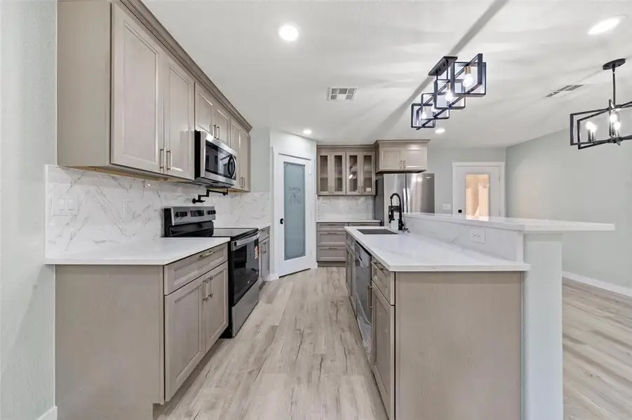 Furnished interior view inside a new home in , Waco (Image 4).