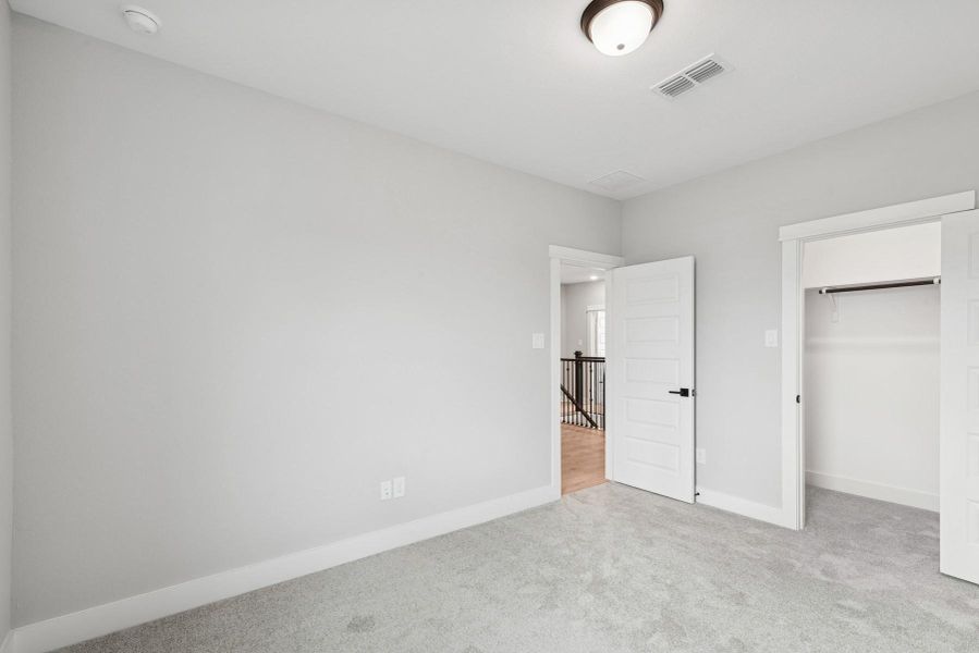 Spacious, unfurnished interior of a new home in Retreat at Oak Park, Houston (Image 17).