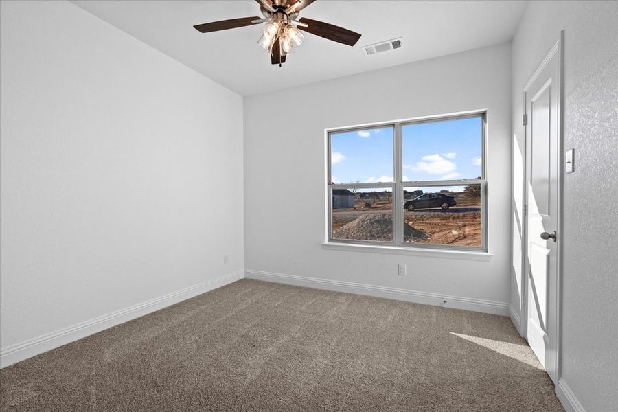 Spacious, unfurnished interior of a new home in Honeysuckle Ranch, Paradise (Image 35).