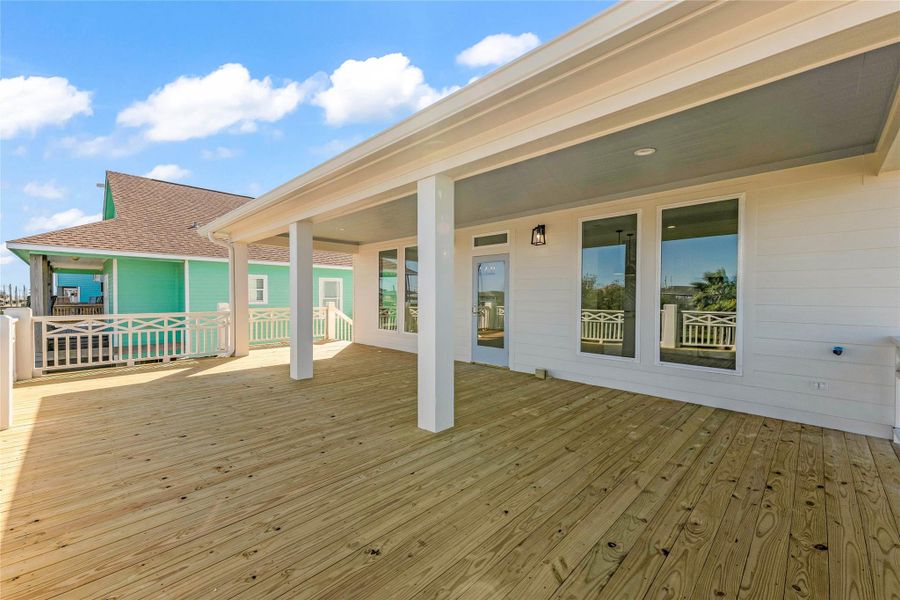 Exterior details and patio area of a home in , Crystal Beach (Image 19).