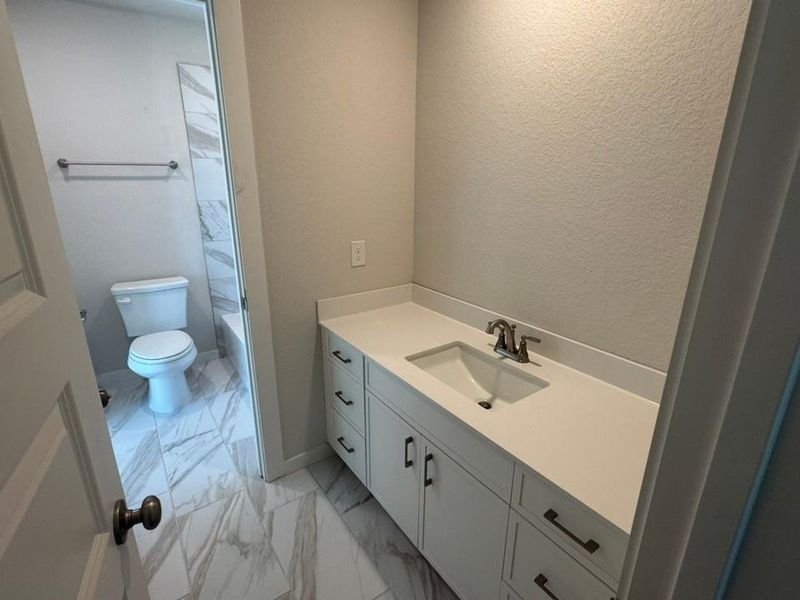 Furnished interior view inside a new home in Nolina, Georgetown (Image 9).