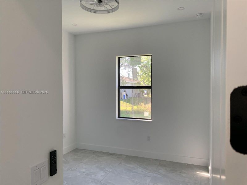 Spacious, unfurnished interior of a new home in , Lehigh Acres (Image 22).