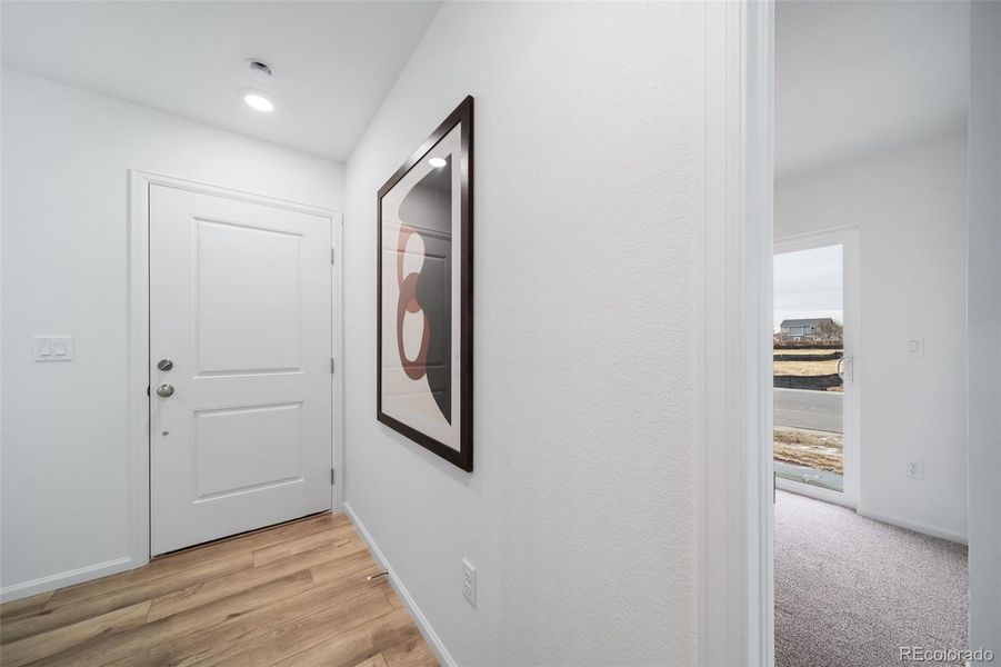 Spacious, unfurnished interior of a new home in Thompson River Ranch, Johnstown (Image 16).