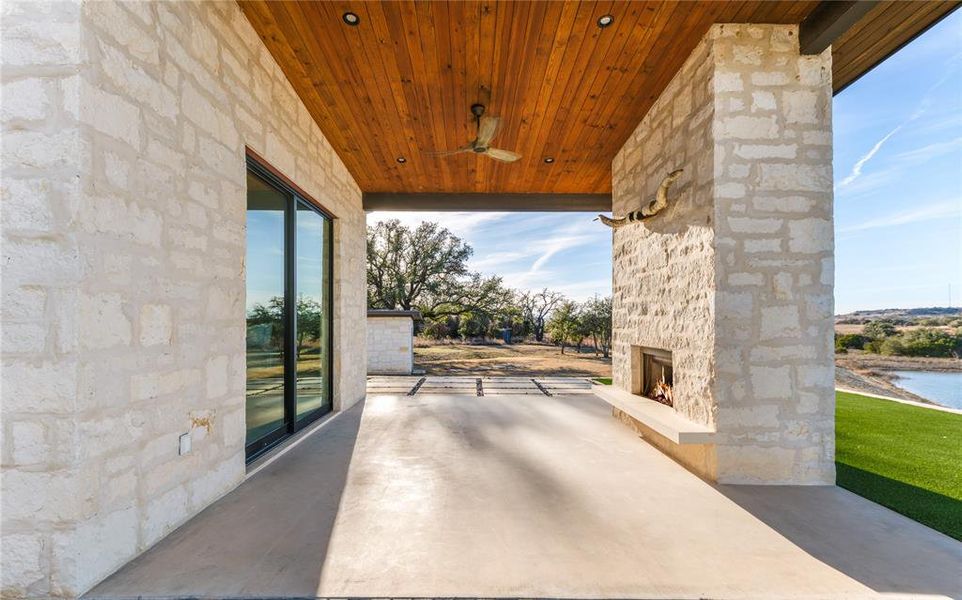 Exterior details and patio area of a home in , Glen Rose (Image 21).