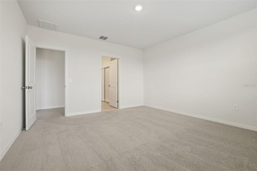 Spacious, unfurnished interior of a new home in Wynnstone - Signature Series, Davenport (Image 14).