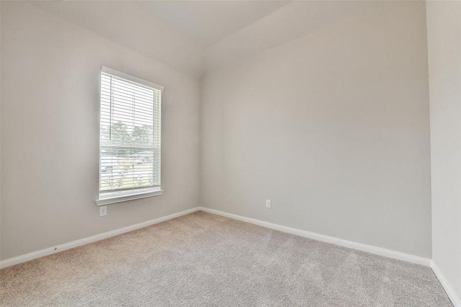 Spacious, unfurnished interior of a new home in King Oaks Village, Baytown (Image 18).