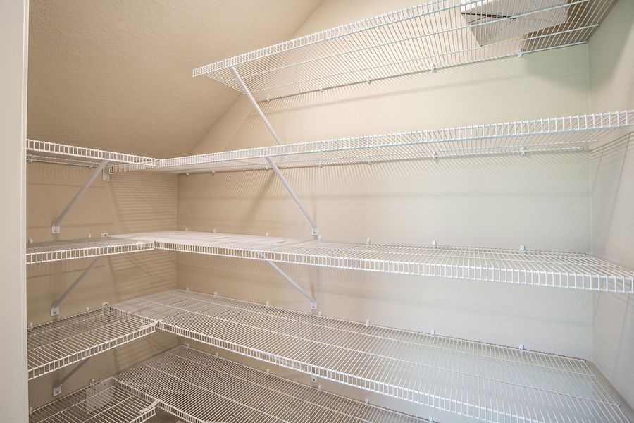 Spacious, unfurnished interior of a new home in Crosswinds, Haines City (Image 9).