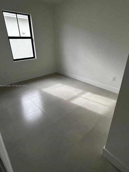 Spacious, unfurnished interior of a new home in , Miami (Image 22).