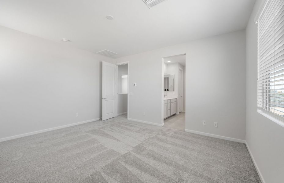 Spacious, unfurnished interior of a new home in Soleo, San Tan Valley (Image 16).