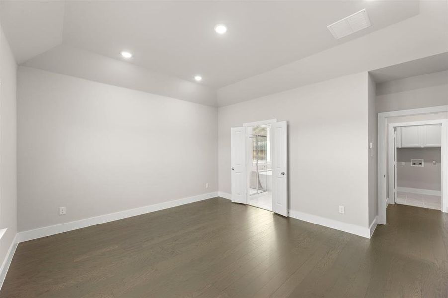 Spacious, unfurnished interior of a new home in Solterra, Mesquite (Image 21).