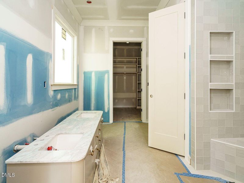 021-1280x960-bathroom