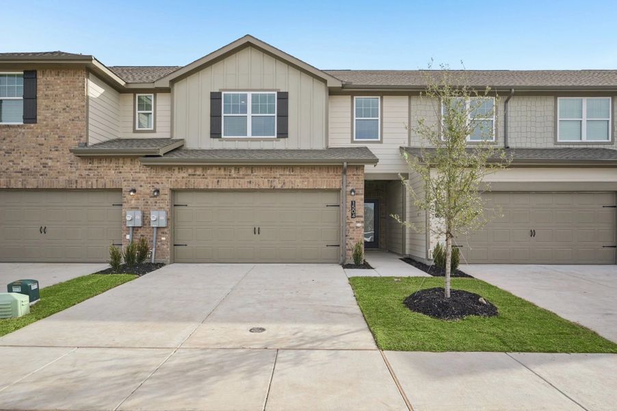 Representative exterior photo of a completed home built from the Rayne by Starlight Homes in Coyote Meadows, Anna, TX (Image 27).