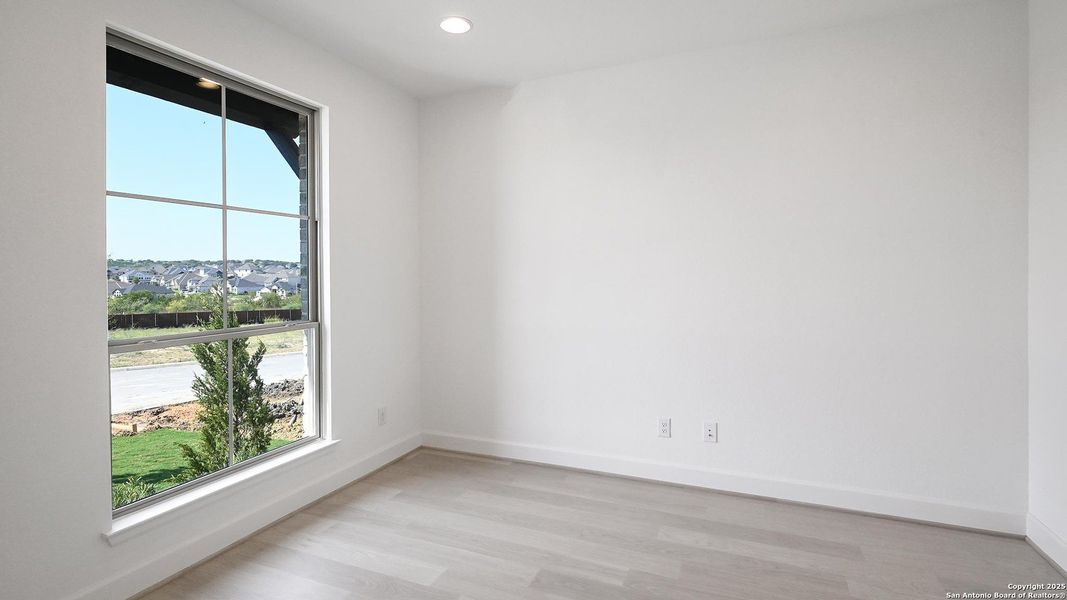 Spacious, unfurnished interior of a new home in Homestead 55', Schertz (Image 21).