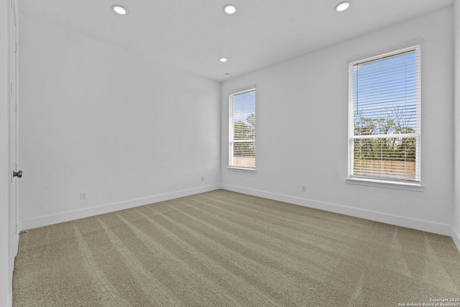 Spacious, unfurnished interior of a new home in , New Braunfels (Image 19).
