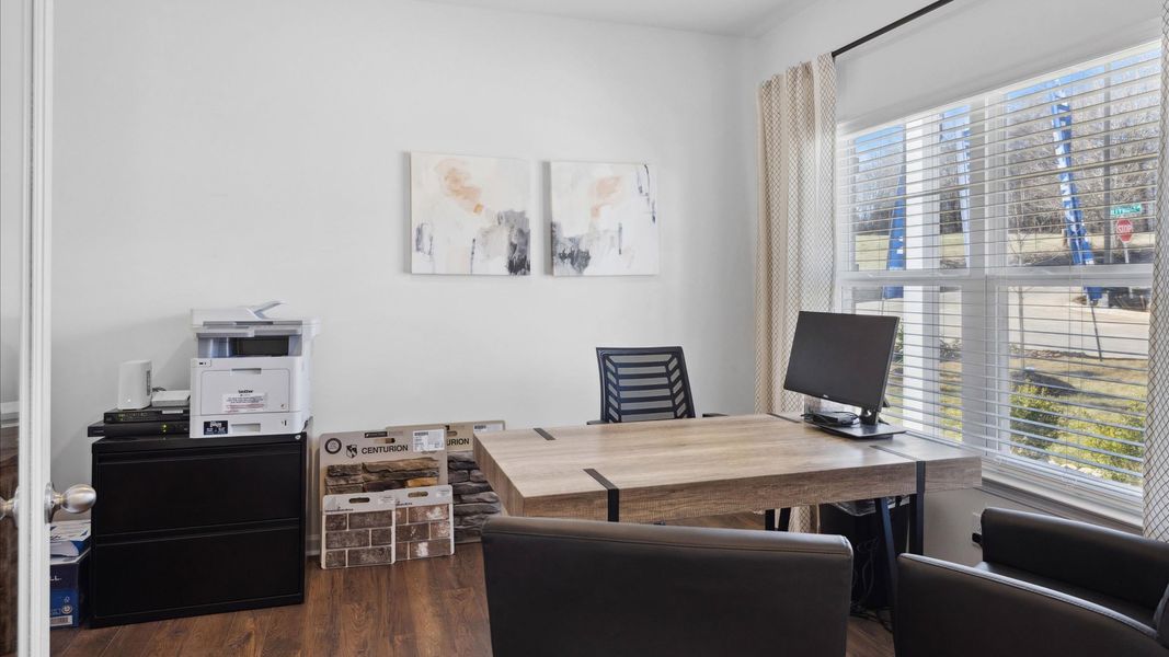 Representative furnished interior of a home built from the Belhaven by D.R. Horton in Emory Creek, Harriman (Image 24).