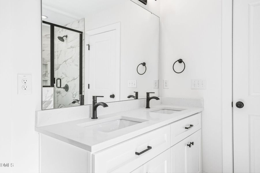 56-web-or-mls-205 W Maple (54 of 78)