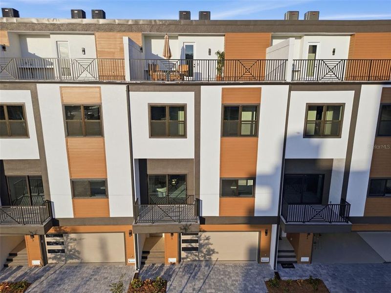 Condo located in Treasure Island, FL showcasing its design and architecture (Image 5). Condo located in Treasure Island, FL showcasing its design and architecture (Image 5).