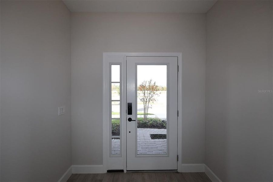 Spacious, unfurnished interior of a new home in Center Lake on the Park, St. Cloud (Image 15).
