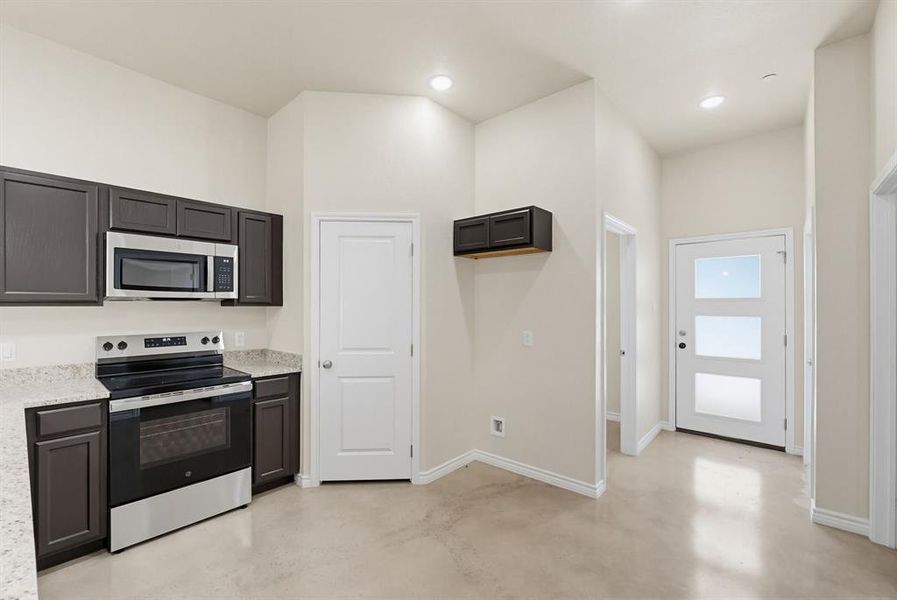 Furnished interior view inside a new home in , Copperas Cove (Image 7).