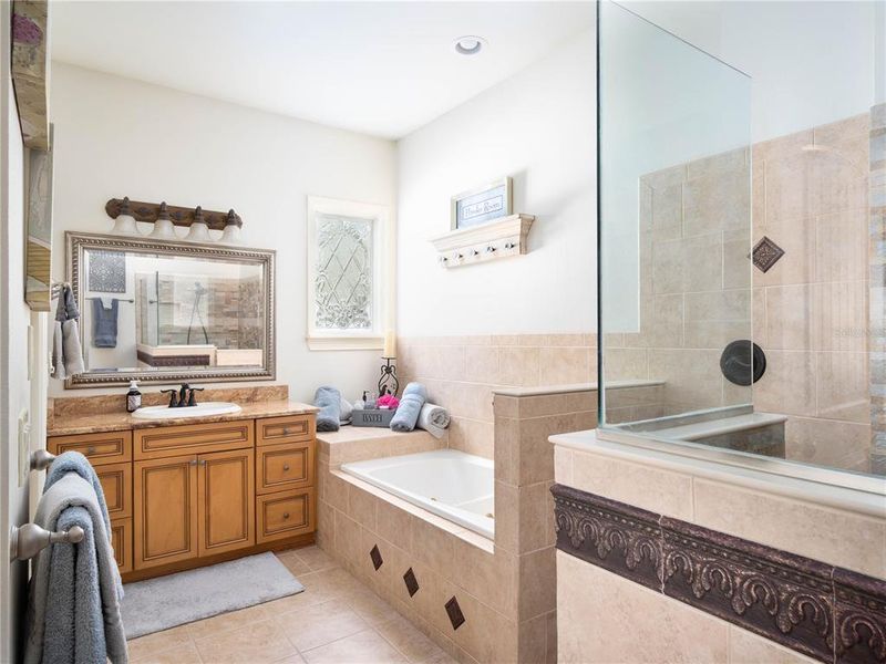 Furnished interior view inside a new home in , Ocklawaha (Image 28).