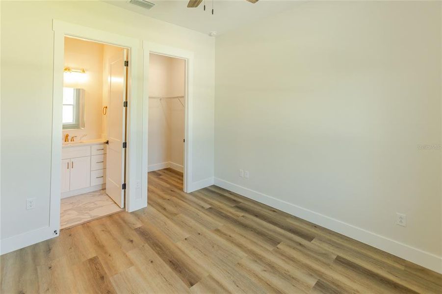 Spacious, unfurnished interior of a new home in , Weeki Wachee (Image 72).