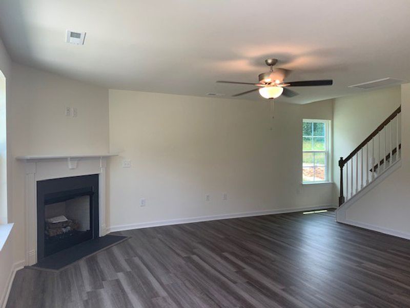 Spacious, unfurnished interior of a new home in Avondale, Greensboro (Image 14).