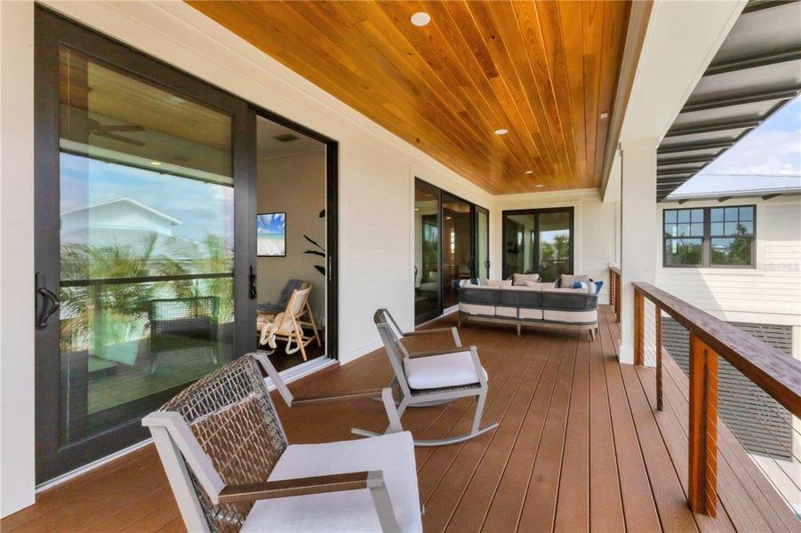 Exterior details and patio area of a home in , Boca Grande (Image 38).