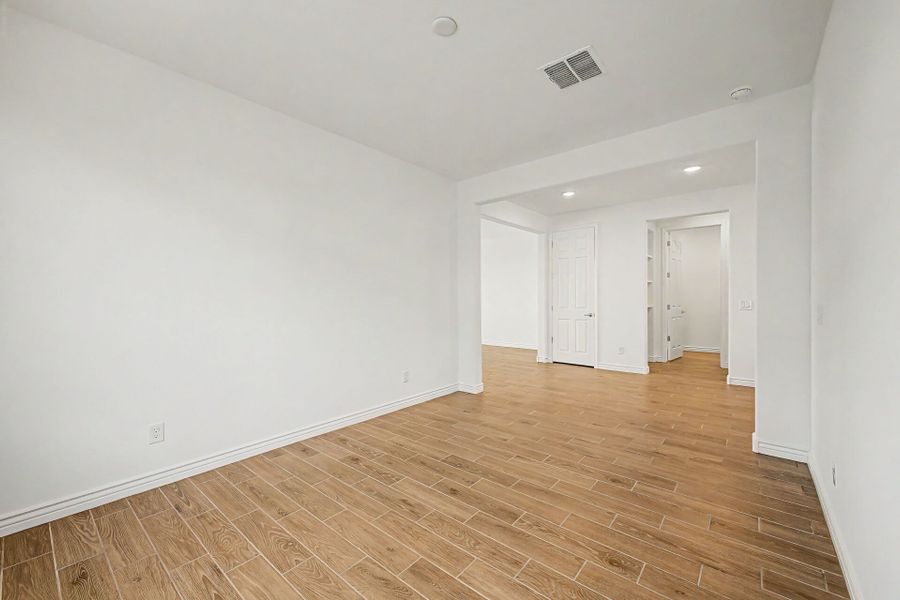 Spacious, unfurnished interior of a new home in Miravida, Surprise (Image 5).