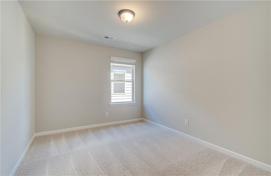 Spacious, unfurnished interior of a new home in Towne Center, Hampton (Image 28).