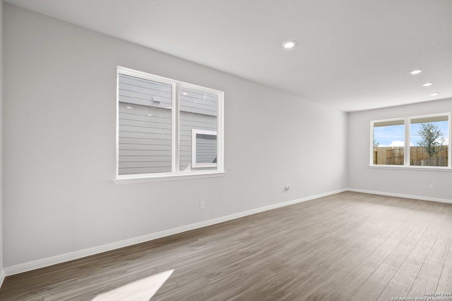 Spacious, unfurnished interior of a new home in Timber Creek, San Antonio (Image 35). Spacious, unfurnished interior of a new home in Timber Creek, San Antonio (Image 35).