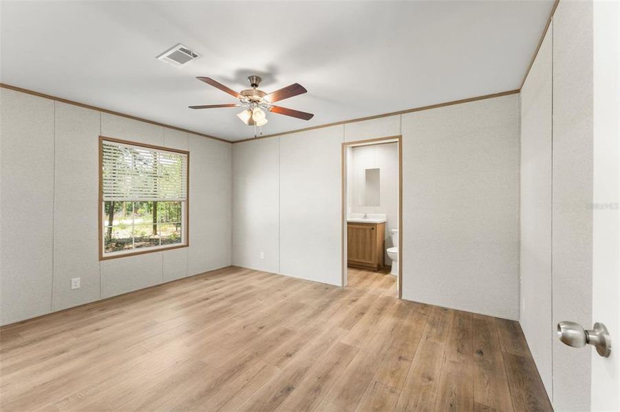 Spacious, unfurnished interior of a new home in , Williston (Image 12).