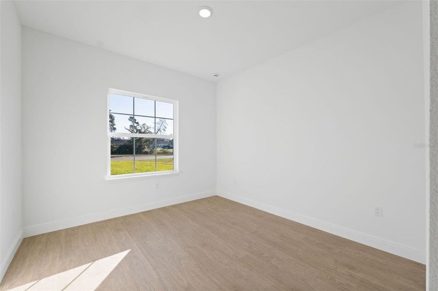 Spacious, unfurnished interior of a new home in , Ocala (Image 24).
