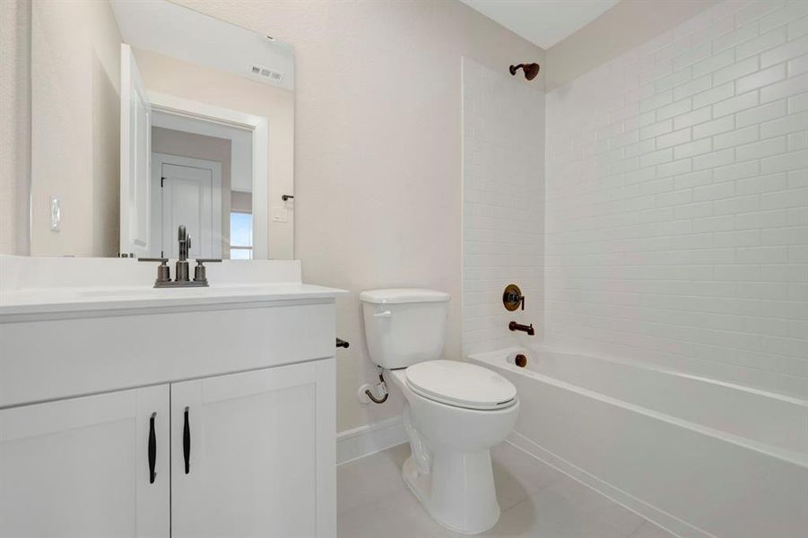 Furnished interior view inside a new home in Gateway Parks, Forney (Image 7).