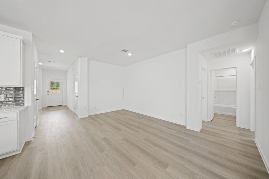 Spacious, unfurnished interior of a new home in Chapel Lakes, Montgomery (Image 12). Spacious, unfurnished interior of a new home in Chapel Lakes, Montgomery (Image 12).