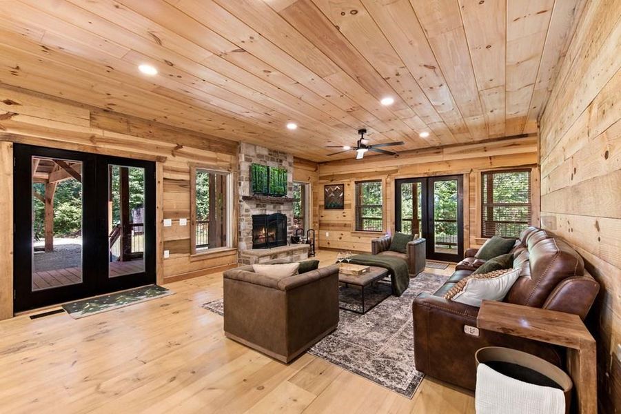 Community amenities in , Ellijay (Image 35).