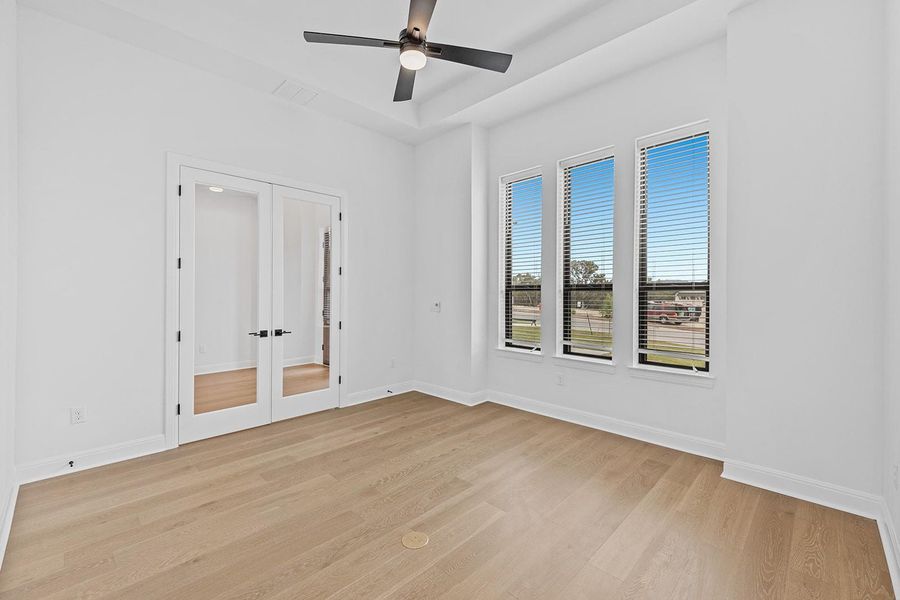 Spacious, unfurnished interior of a new home in The Hollows Sanctuary - 85', Jonestown (Image 17).