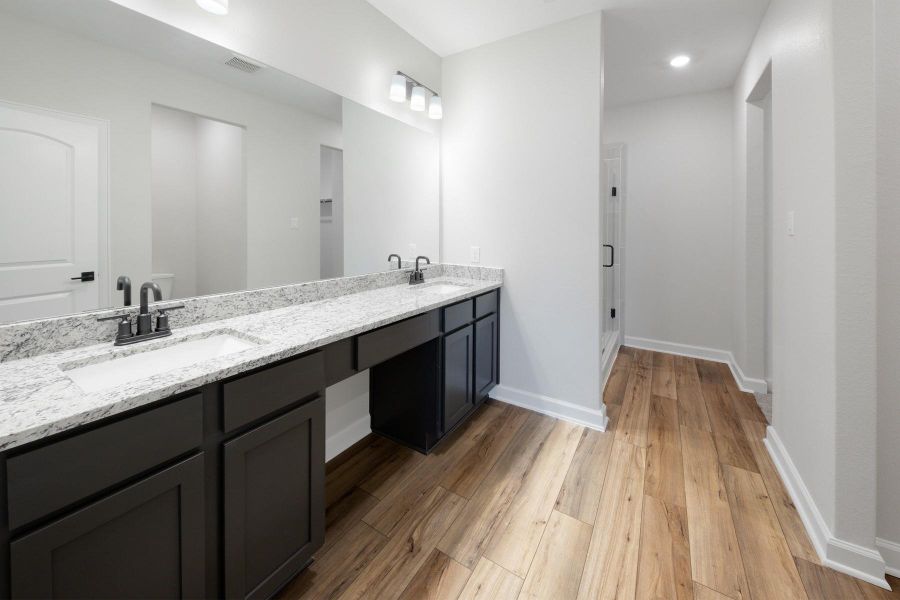 Furnished interior view inside a new home in Wedgewood Forest, Conroe (Image 6). Furnished interior view inside a new home in Wedgewood Forest, Conroe (Image 6).