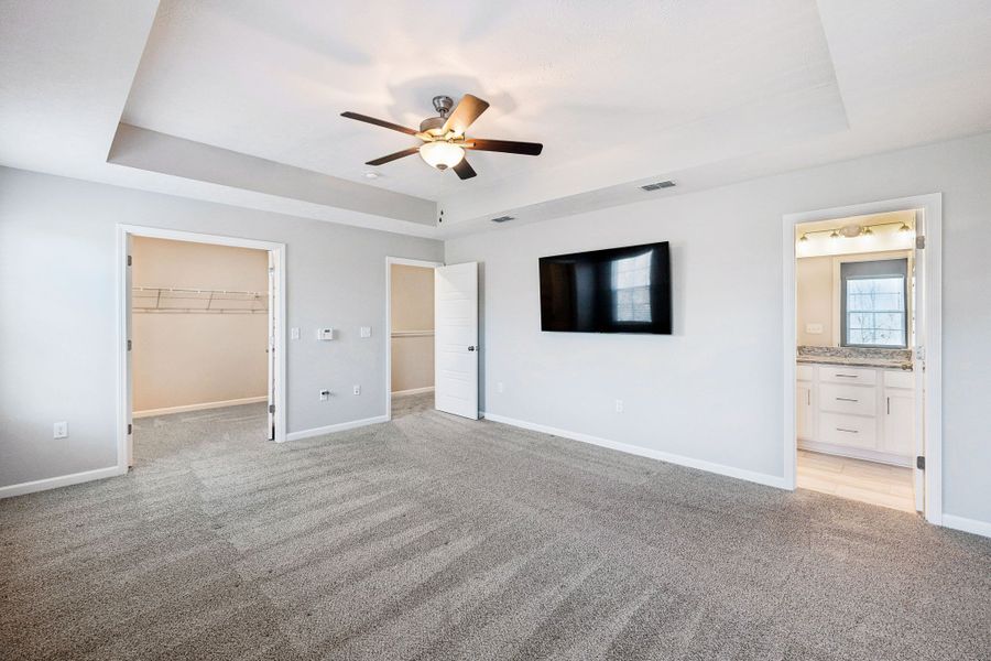 Spacious, unfurnished interior of a new home in Jackson Towne, Murfreesboro (Image 25).