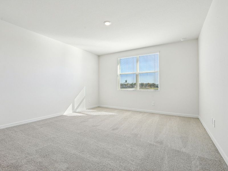 Spacious, unfurnished interior of a new home in The Reserve at Twin Lakes, St. Cloud (Image 10).