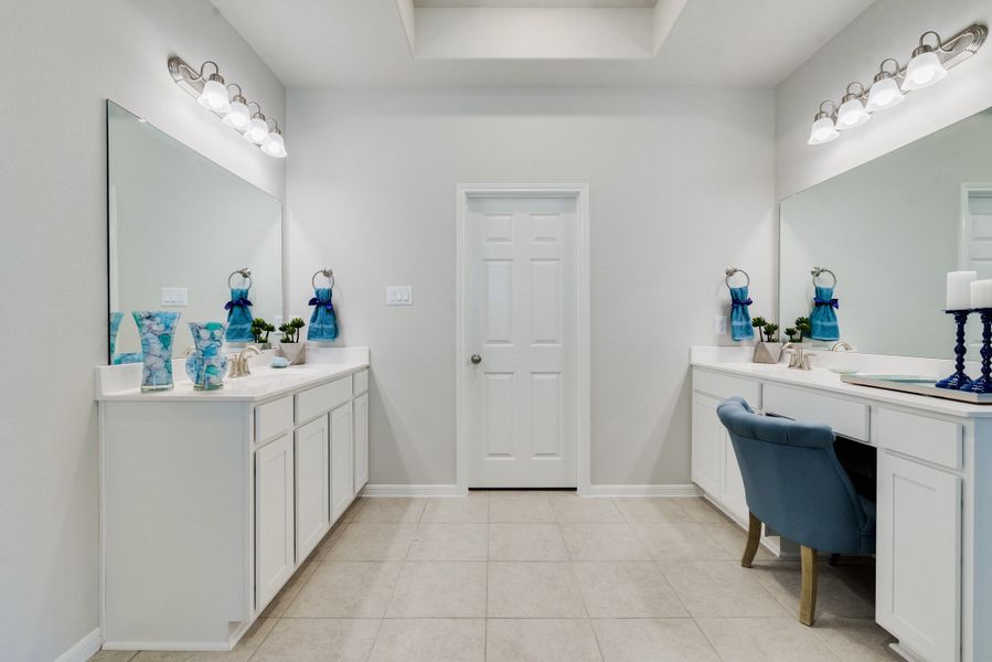 Representative furnished interior of a home built from the Floor Plan 2543 by Colina Homes in Grand Magnolia, Magnolia (Image 31). Representative furnished interior of a home built from the Floor Plan 2543 by Colina Homes in Grand Magnolia, Magnolia (Image 31).