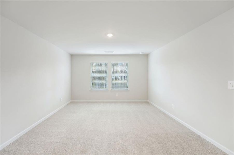 Spacious, unfurnished interior of a new home in Westmont Preserve, Powder Springs (Image 36).