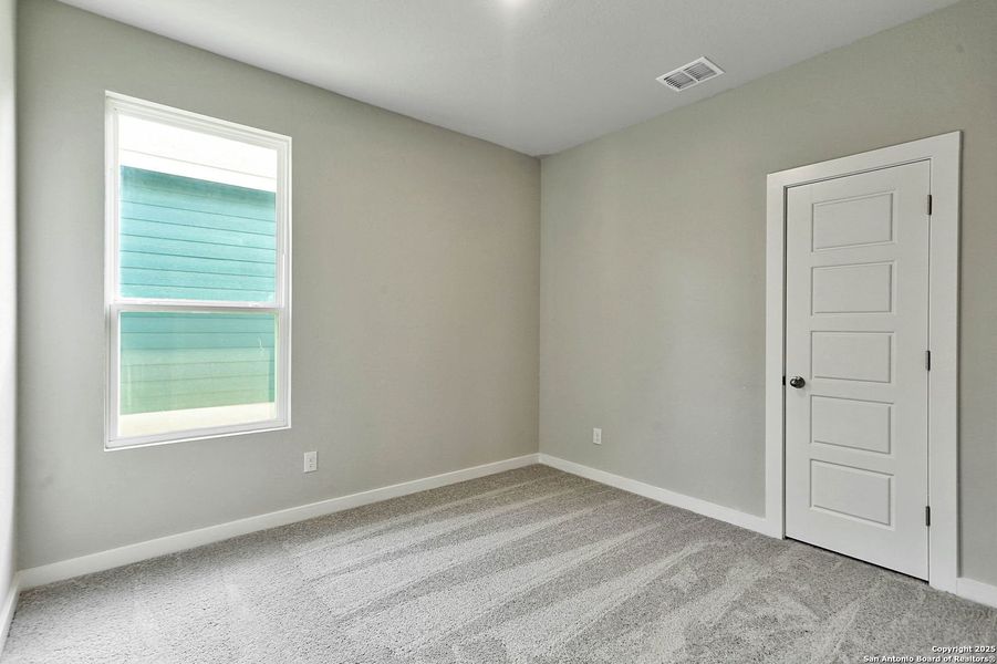 Spacious, unfurnished interior of a new home in Fairway Crossing 40s, San Antonio (Image 35). Spacious, unfurnished interior of a new home in Fairway Crossing 40s, San Antonio (Image 35).