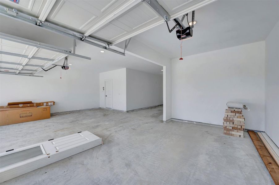 Spacious, unfurnished interior of a new home in Lakeview, Waller (Image 23). Spacious, unfurnished interior of a new home in Lakeview, Waller (Image 23).