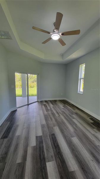 Spacious, unfurnished interior of a new home in , Punta Gorda (Image 11).