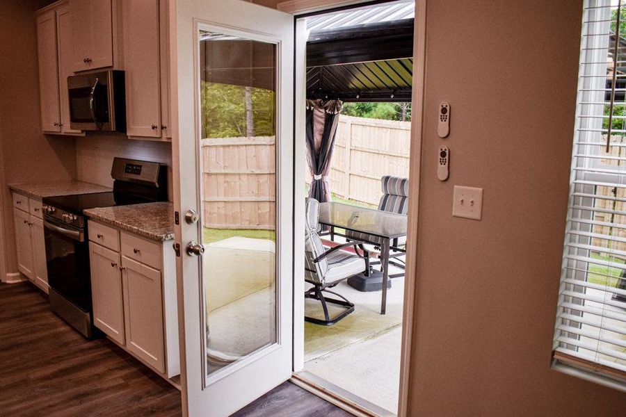 Furnished interior view inside a new home in , Dallas (Image 17). Furnished interior view inside a new home in , Dallas (Image 17).