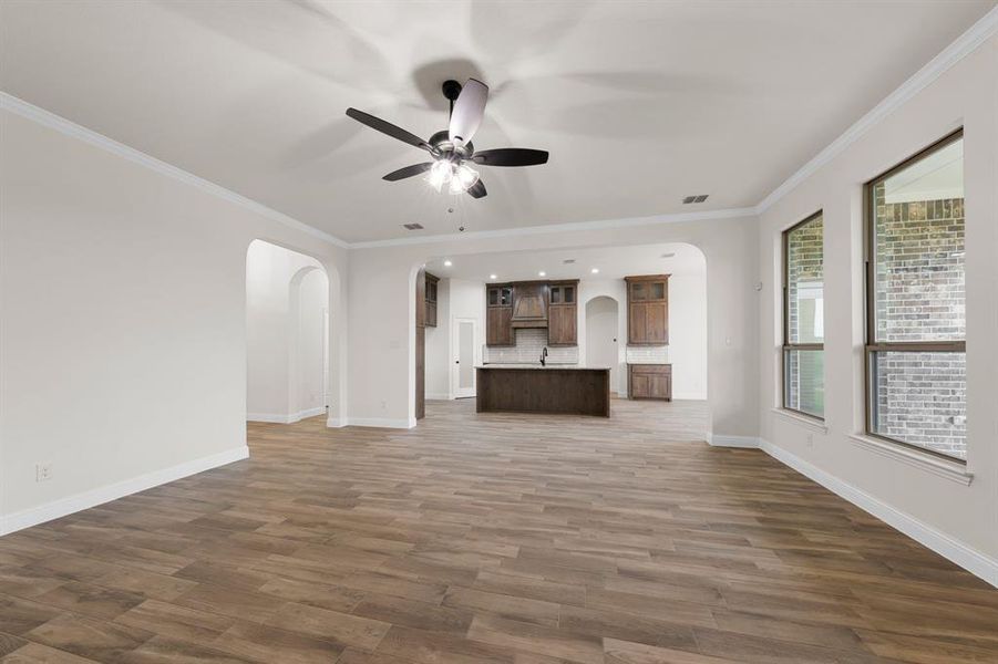Spacious, unfurnished interior of a new home in , Waxahachie (Image 14).